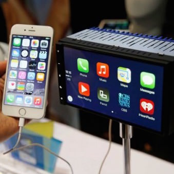Iedere auto kan straks CarPlay gebruiken dankzij Parrot
